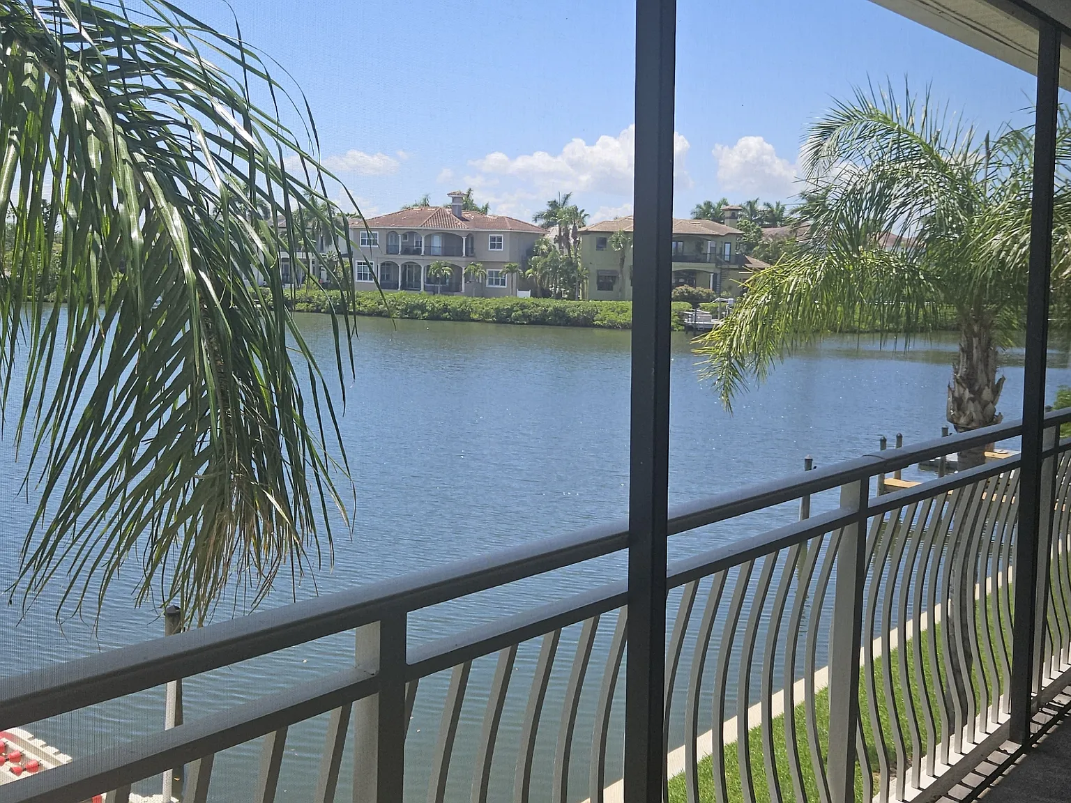 2 bed, 1200 sqft, $2,400 — Photo 2