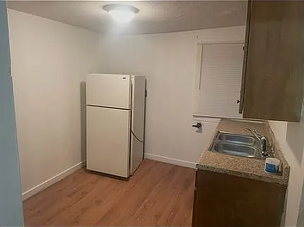 201 Melrose Ave, South Roxana, IL 62087