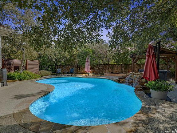 3rd image of 4622 La Bahia Way