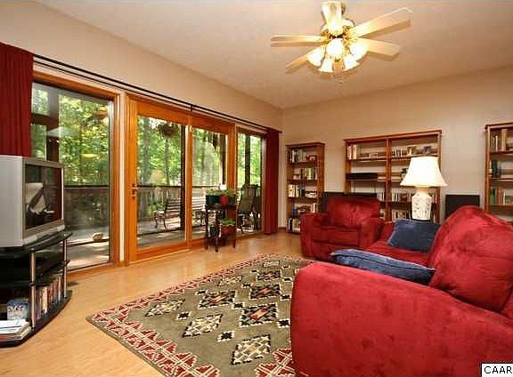 4th image of 3 W Lake Forest Dr