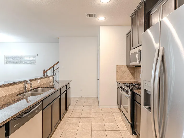 13527 Vista De Oro St — Photo 5