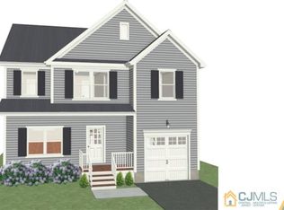 92 Hunt St, Iselin, NJ 08830