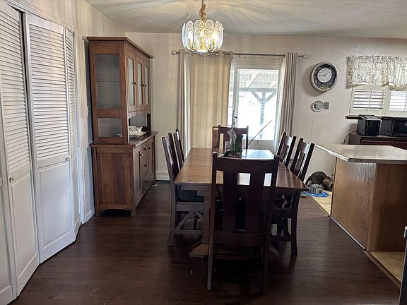 5th image of 584 Stanford Way