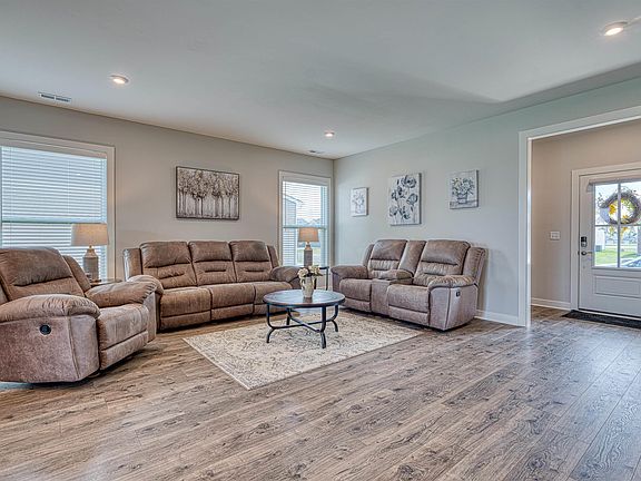 4th image of 3127 Dowgate Dr
