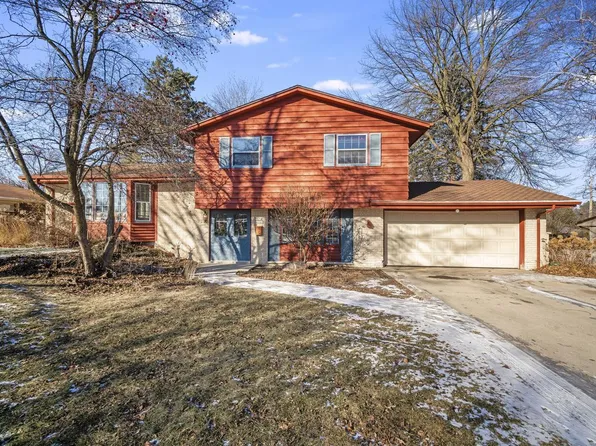 N76W6962 Linden STREET, Cedarburg, WI 53012