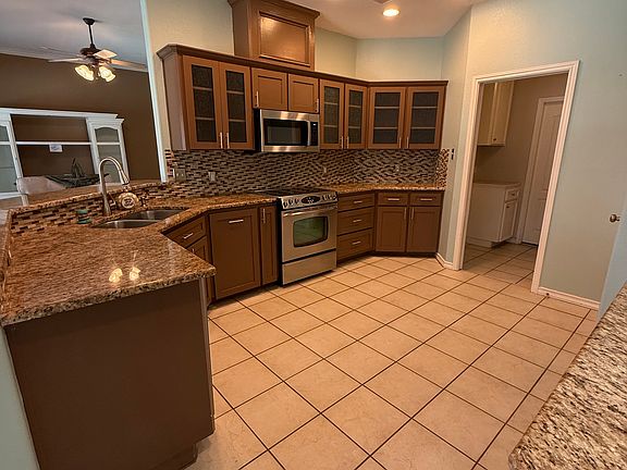 5th image of 14937 Dasmarinas Dr