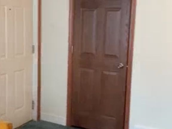 5th image of 3015 Commercial Ave