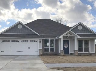 1126 Basin Dr, Van Buren, AR 72956