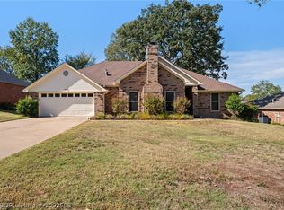1611 Somerset Way, Van Buren, AR 72956