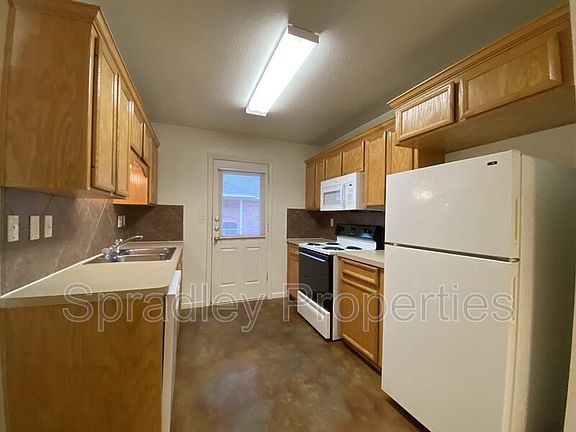 4th image of 5702A Luxor Dr
