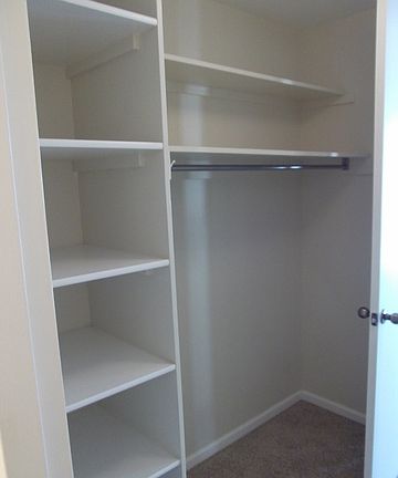 4th image of 1 E Scott St APT 1105