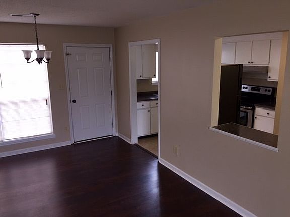 4th image of 106 Hillsboro Ln