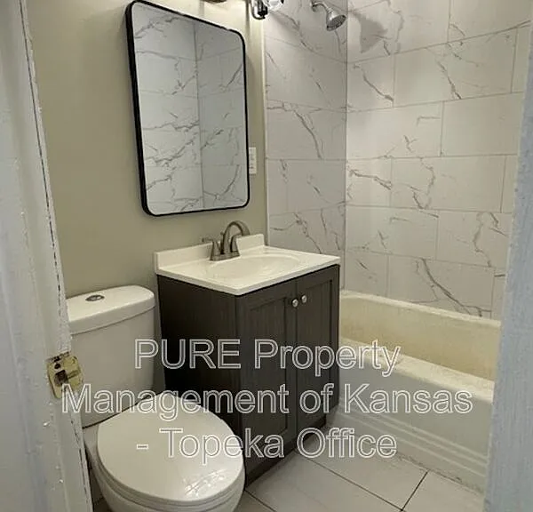 2416 SW 25th Dr — Photo 8