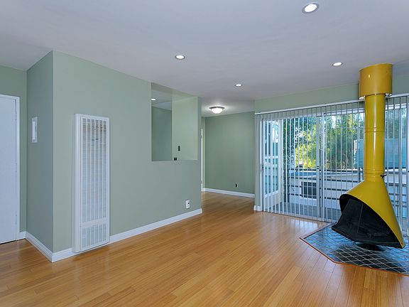 2nd image of 276 Alpine St APT 8