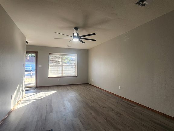 4th image of 6852 NW Willow Springs Dr