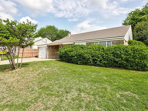 3rd image of 1440 Johnston Dr