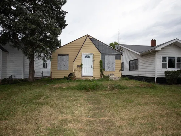 1904 W Memorial Dr, Muncie, IN 47302