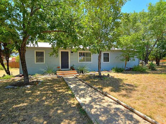 3rd image of 839 Magnolia Ln