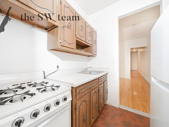 2nd image of 10 W 103rd St APT 2D
