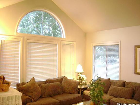 2nd image of 1888 East Segolily Dr.  Manymoreproperties