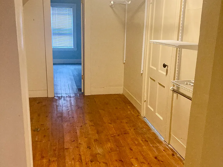 200 Henrietta St — Photo 11