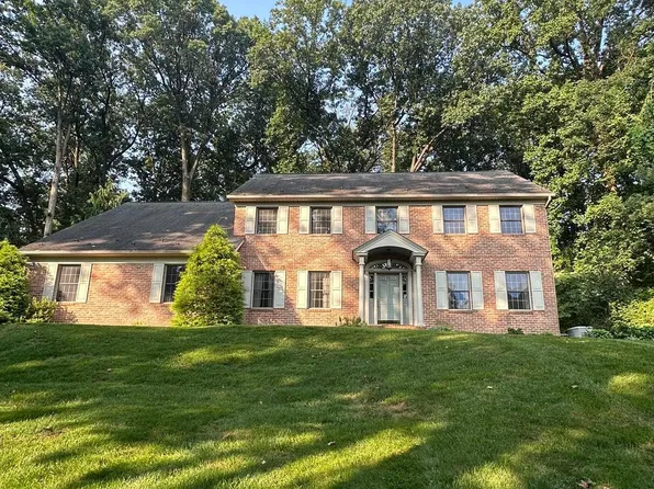 7 Quail Ridge Dr, Reading, PA 19607