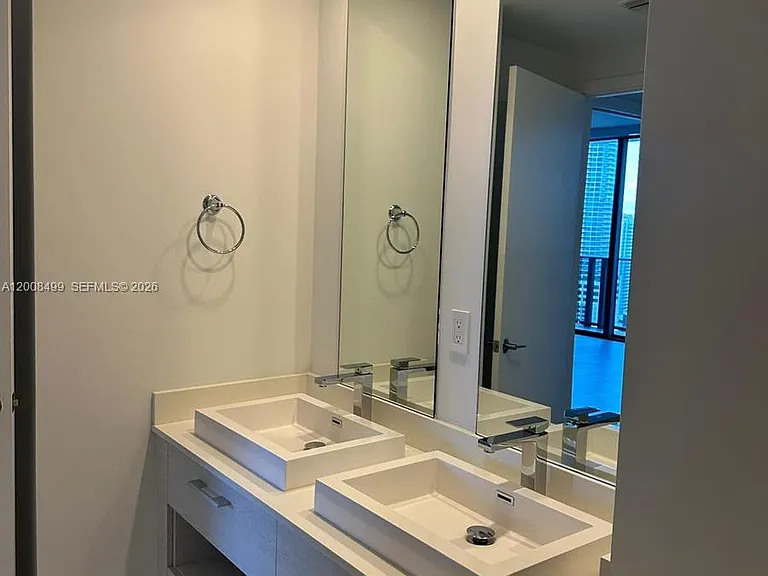 55 SW 9th St #2702 — Photo 9
