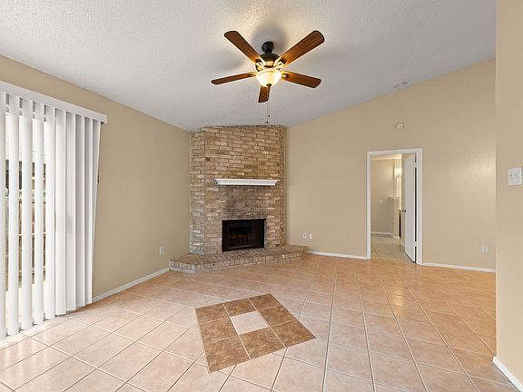 3rd image of 313 Greenlawn Blvd