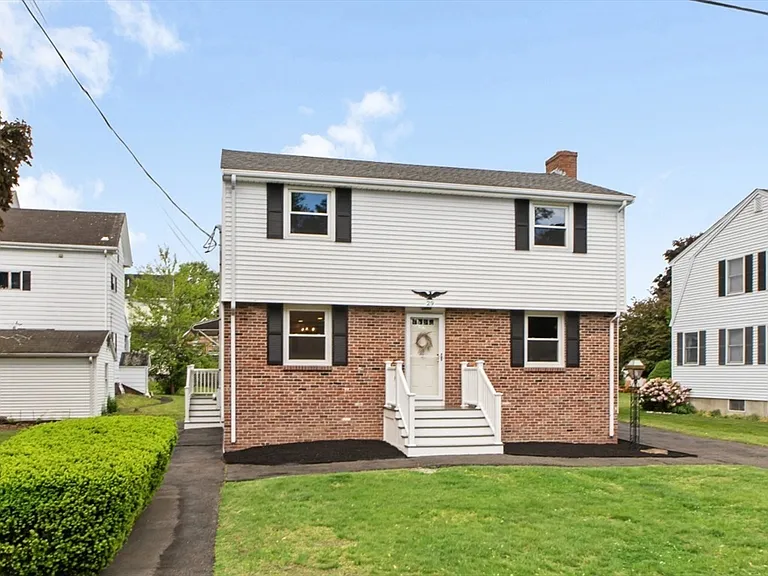 29 Harbor St — Photo 2