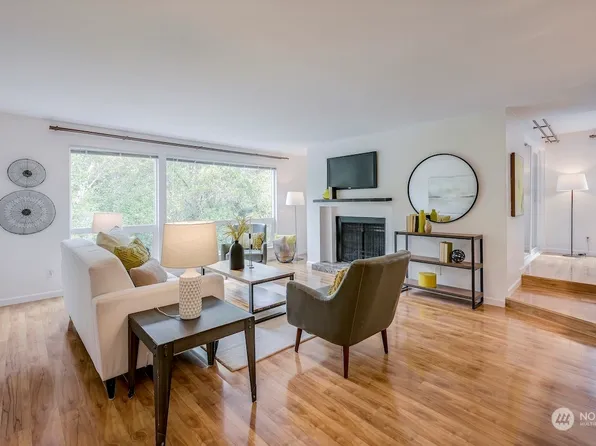 2510 W Manor Place #213, Seattle, WA 98199