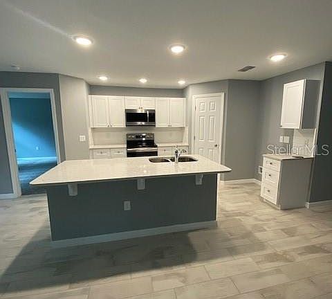 3rd image of 25040 Albia Ave