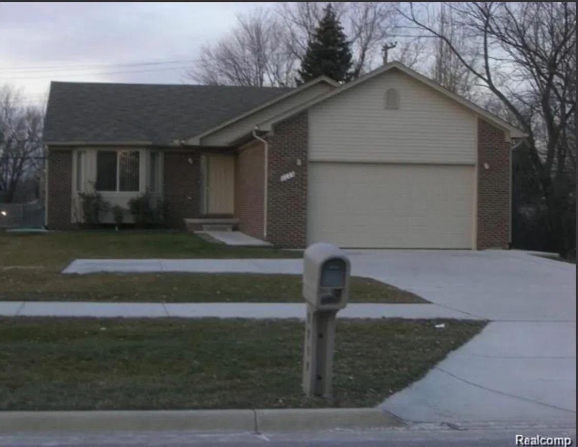E Maple Rd, Troy — Photo 1