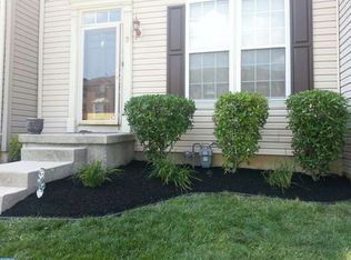 9 Saddle Ln, Sicklerville, NJ 08081