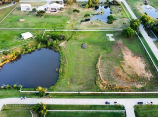 900 Show Master Ct, Bartonville, TX 76226