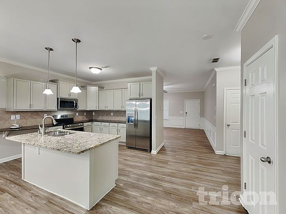 5th image of 2053 Lake Vista Dr
