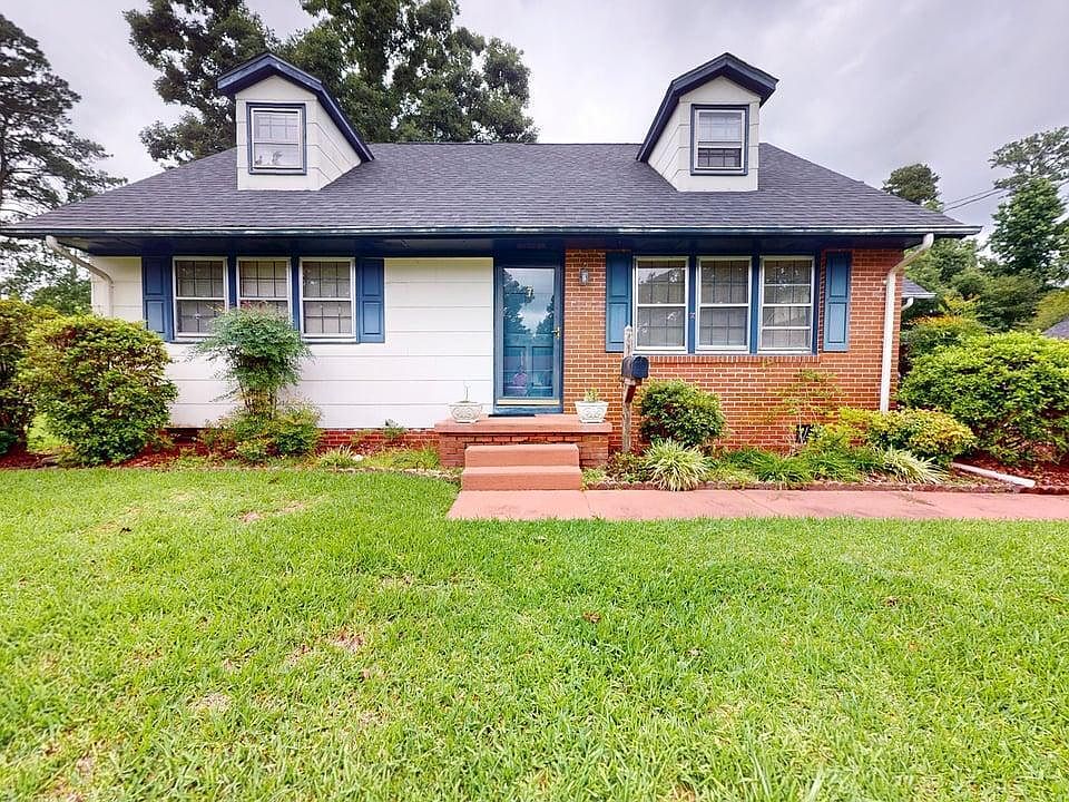 1st image of 7 Barksdale Drive