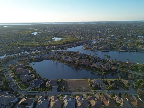 2nd image of 5808 Harbour Cir