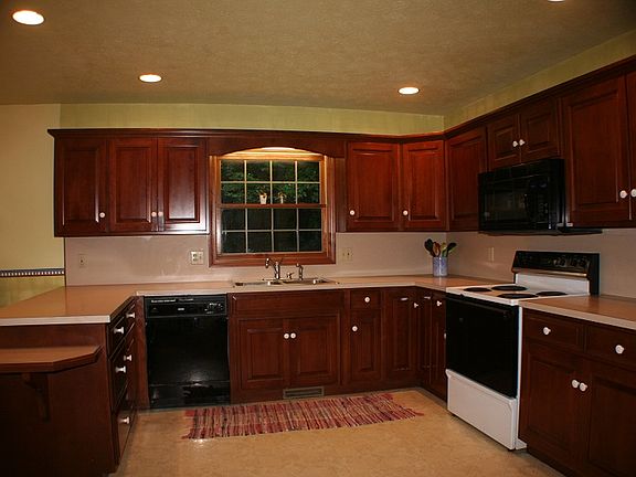 3rd image of 716 King Beach Dr