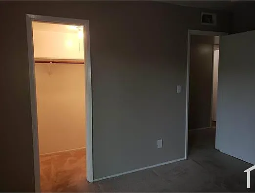 2 bed, 800 sqft, $2,890 — Photo 4