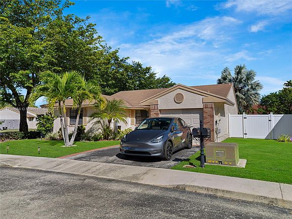 4th image of 13991 Dominion Pl