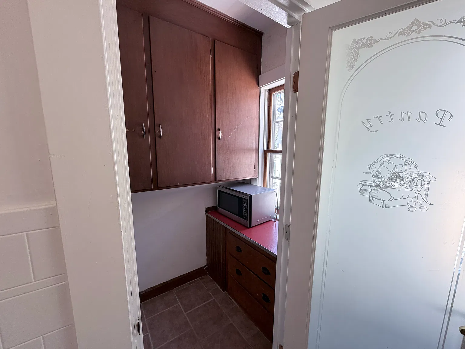 3 bed, 1000 sqft, $3,000 — Photo 3