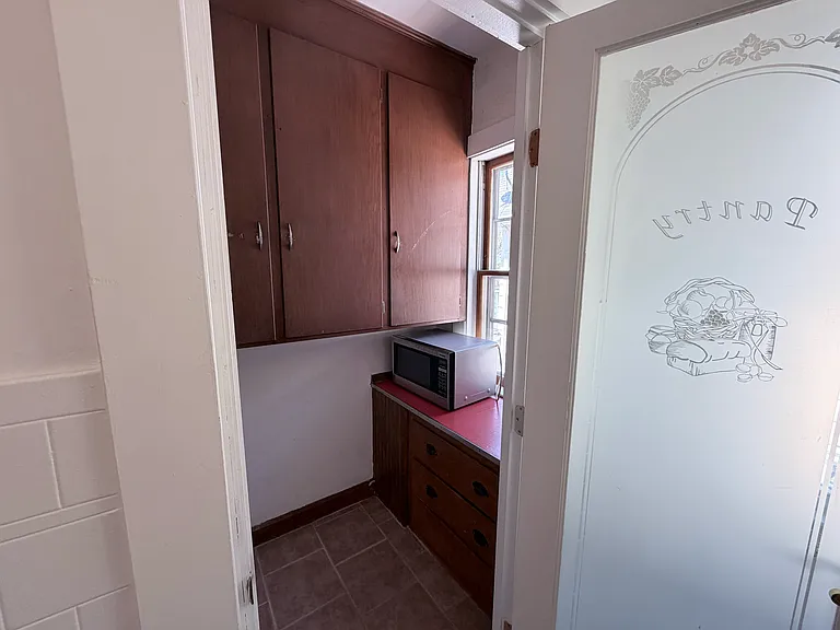 81 Linden Ave #2 — Photo 4