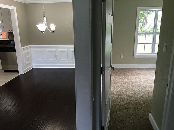 5th image of 920 SE 13th Ave