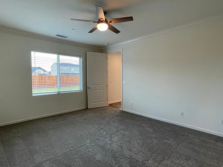 2100 Descanso Ave — Photo 10
