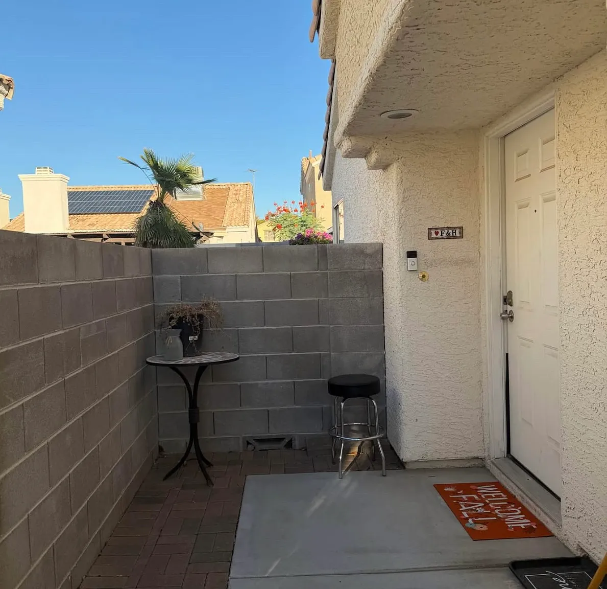 2 bed, 1164 sqft, $2,300 — Photo 2