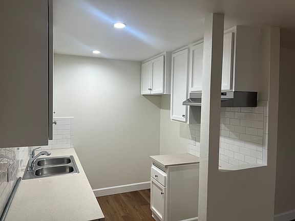 4th image of 2701 W Jefferson Blvd APT 1