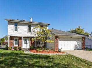 219 Islington Ln, Schaumburg, IL 60193