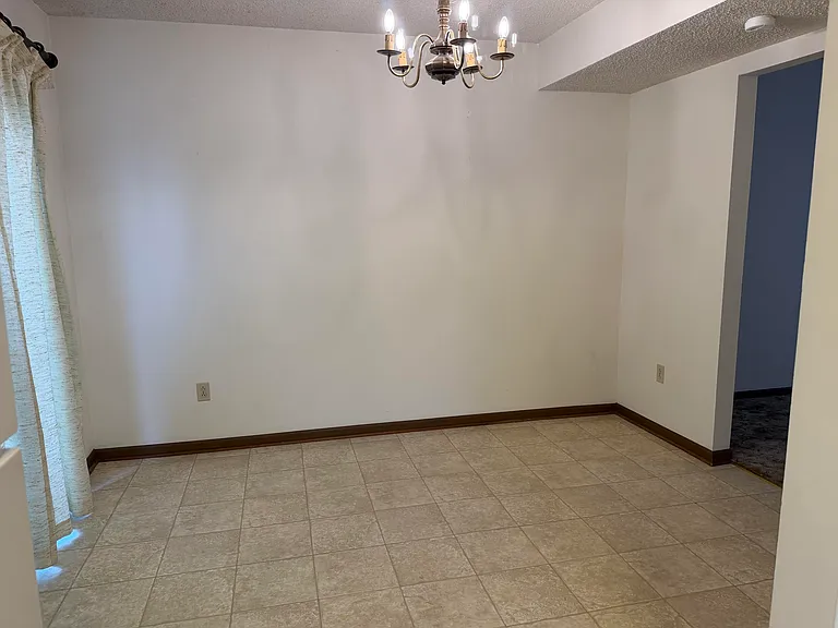 2205 Warwick St #A — Photo 9