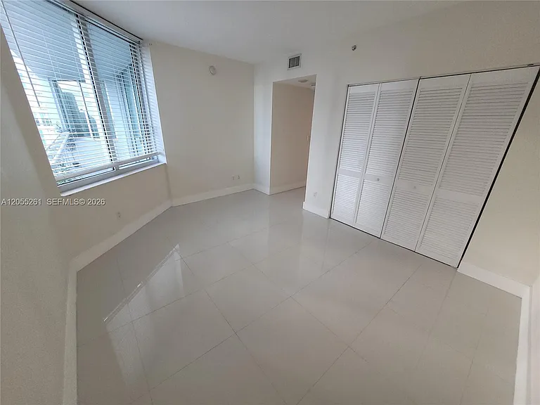325 Biscayne Blvd #1719 — Photo 16