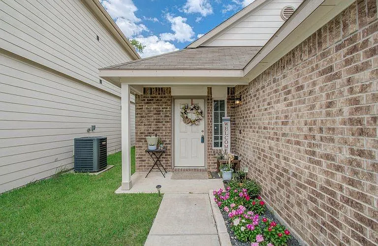 25416 Grotto Falls Ln — Photo 2